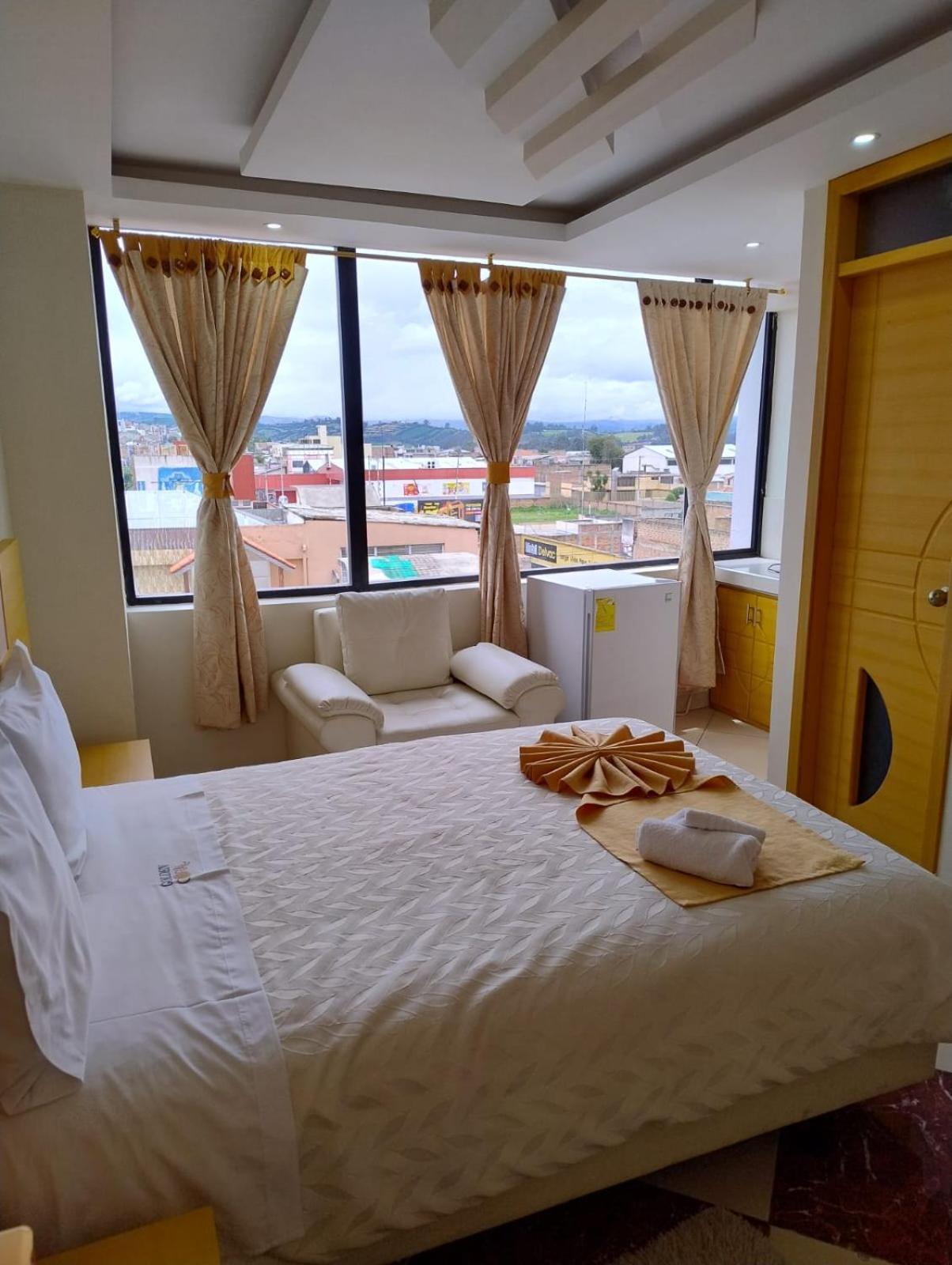 Hotel Golden Coral Тулькан Экстерьер фото